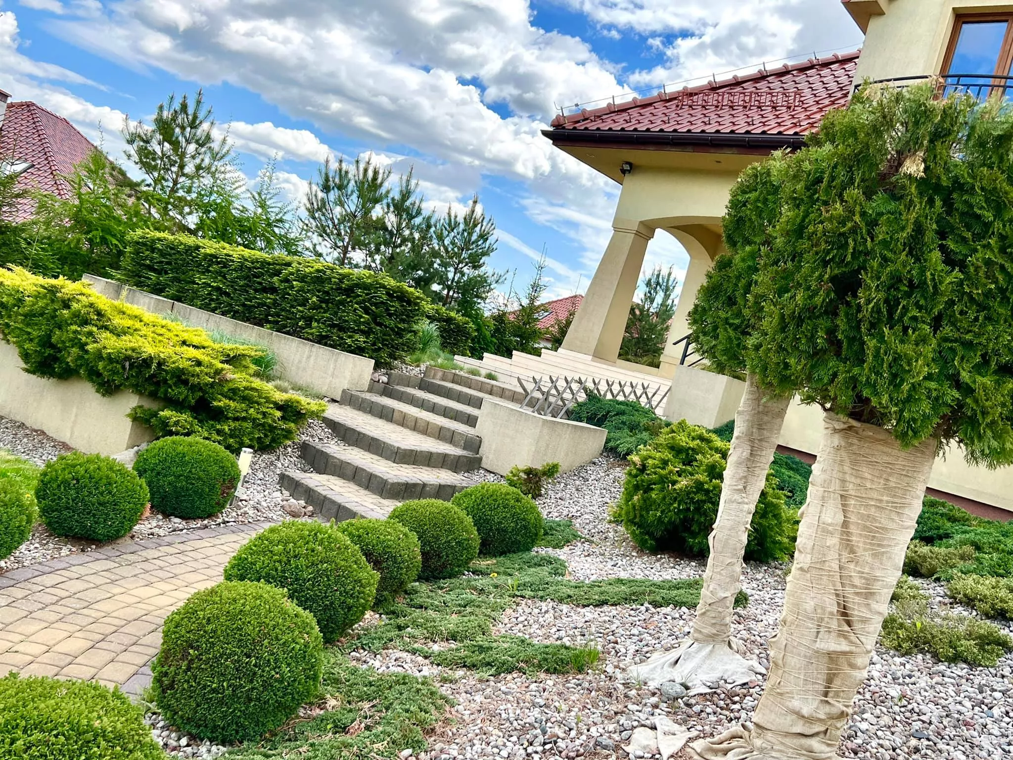 Gwiazda disco polo pochwaliła się wielkim, rajskim ogrodem! Wiemy kto go zaprojektował! Jest wyjątkowy! [ZDJĘCIA]